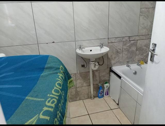 2 BEDROOM HOUSE FOR SALE IN PELIKAN PARK